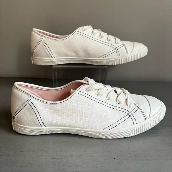 Kate Spade New York Tommi White Low Top Sneakers Shoes Women 8.5 Classic NWOT